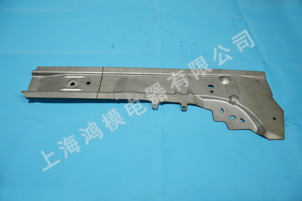 Dongfeng shenlong car left/right longitudinal beam cover plate
